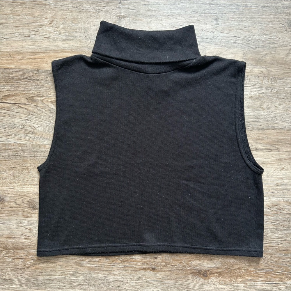 VTG 80s Boxy Black Sleeveless Turtleneck Crop Top